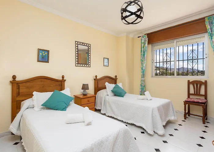 Palomas Villa